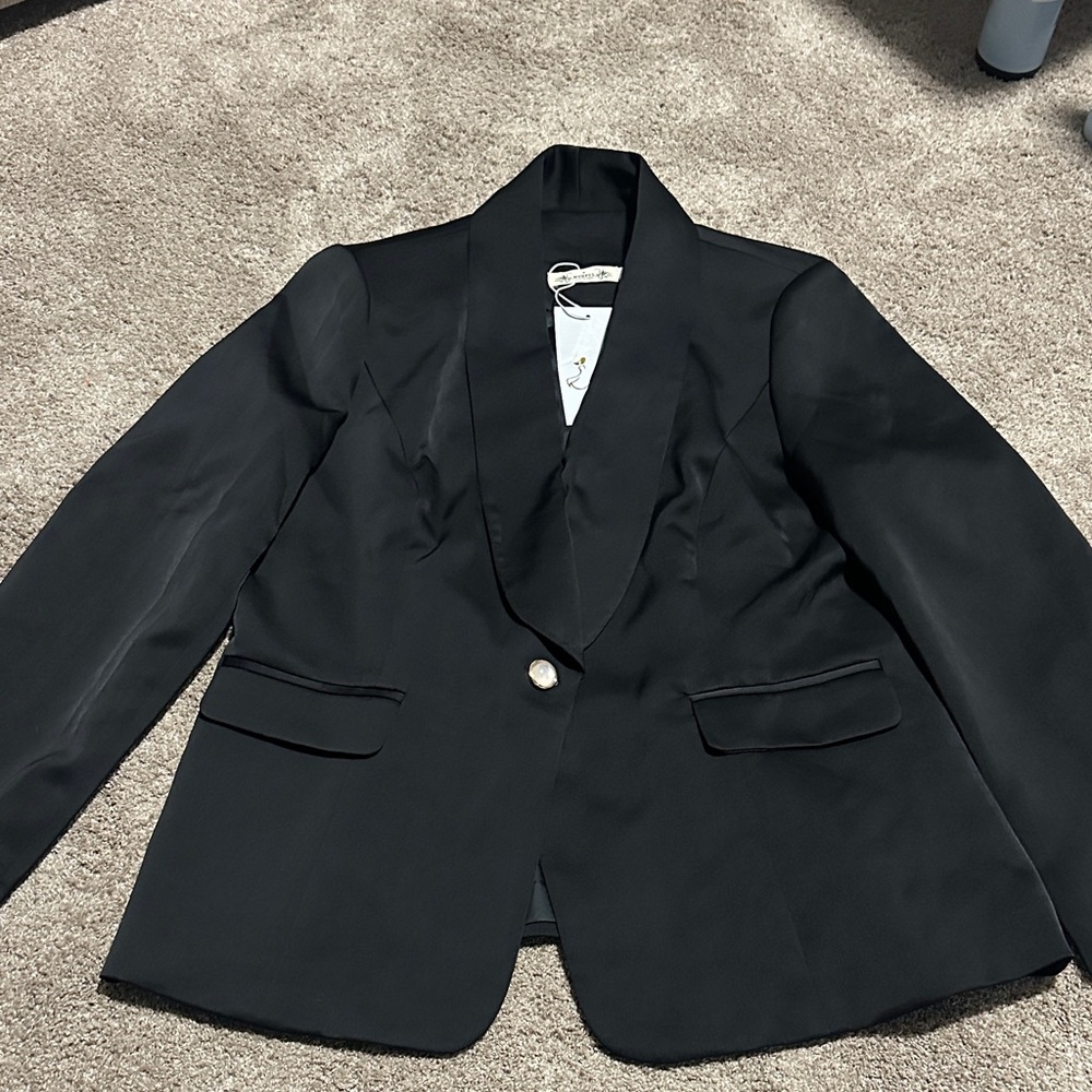 Modify Elegant Black Blazer